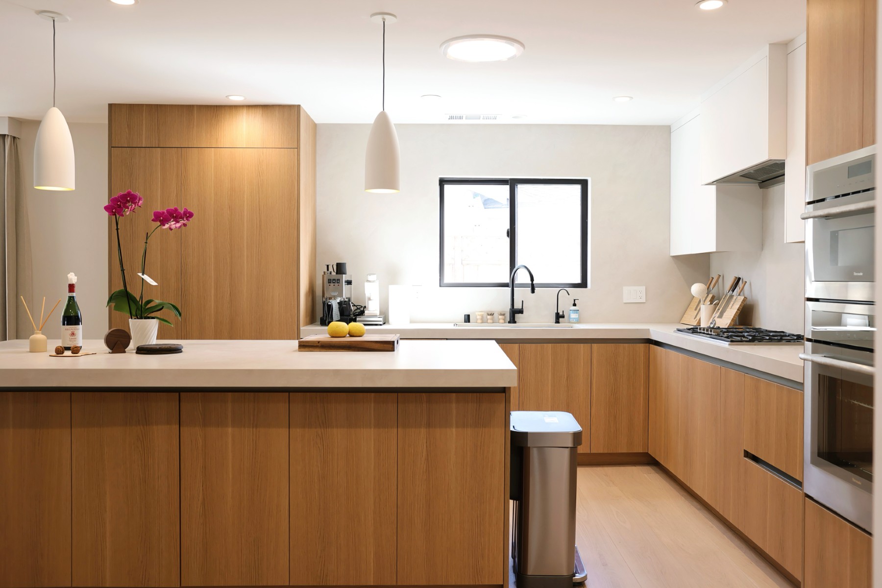 Snow White & Fresh Croissant