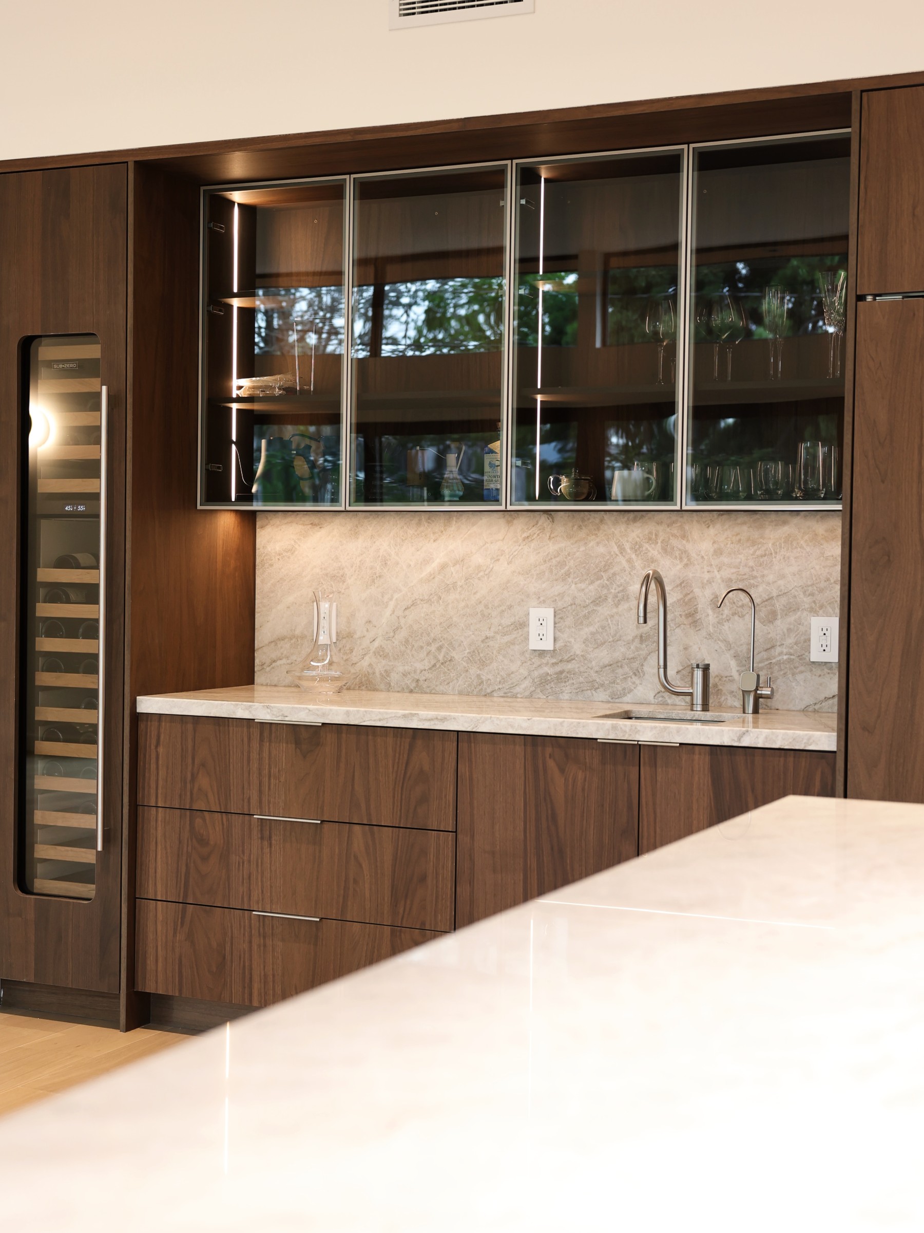 Nature walnut & Urban stone