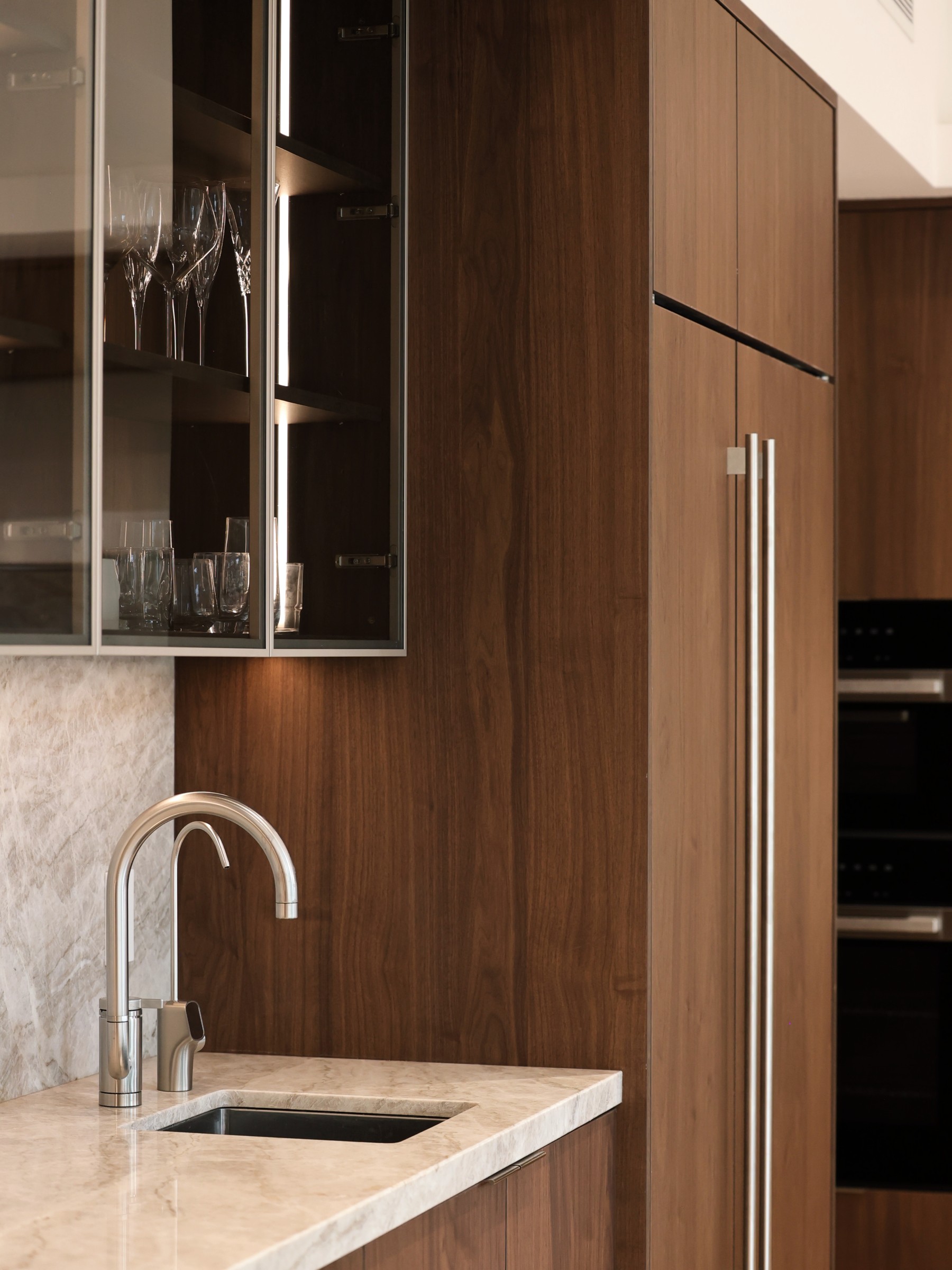 Nature walnut & Urban stone