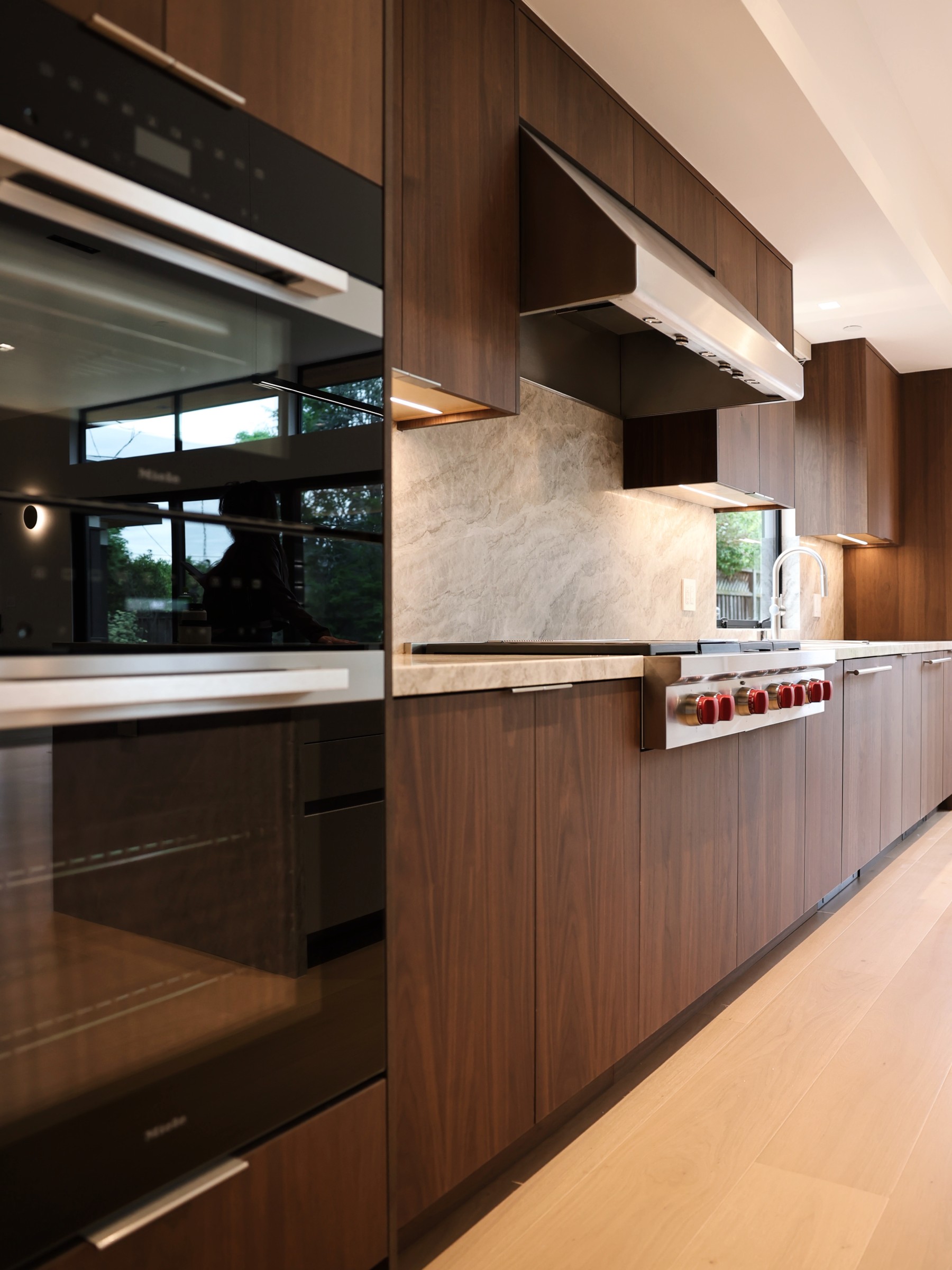 Nature walnut & Urban stone